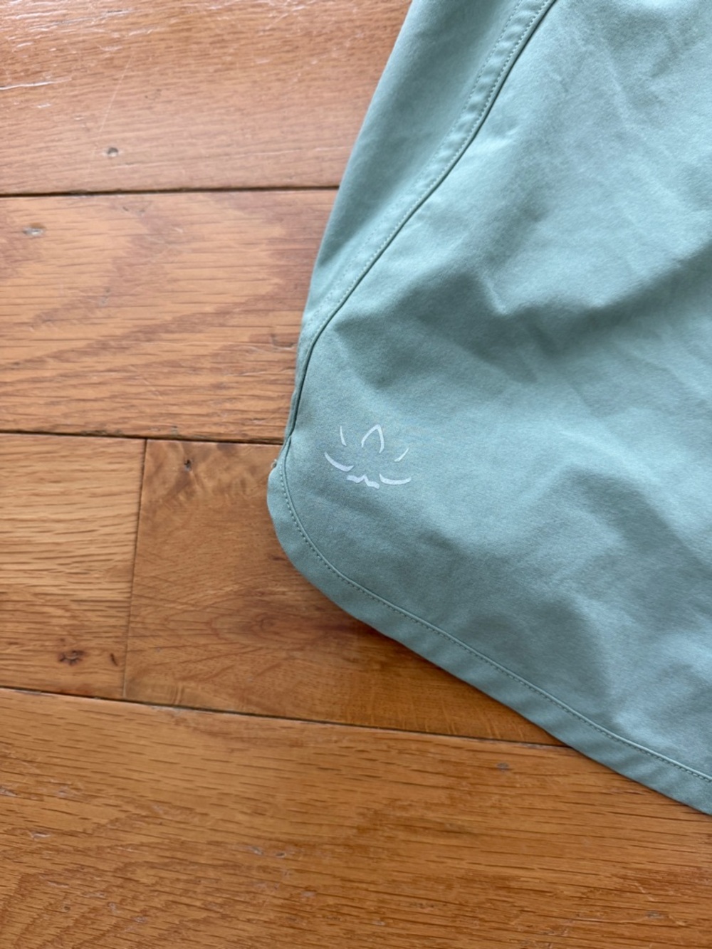 Beyond Yoga In Stride Lined Shorts Size XL Grey Sage Activewear Gym Athletic - Picture 11 of 12